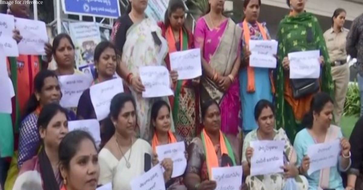 Telangana: BJP Mahila Morcha stages protest demanding basic facilities in govt school